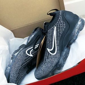Air Vapormax 2021 FK (Grade School) Sneakers